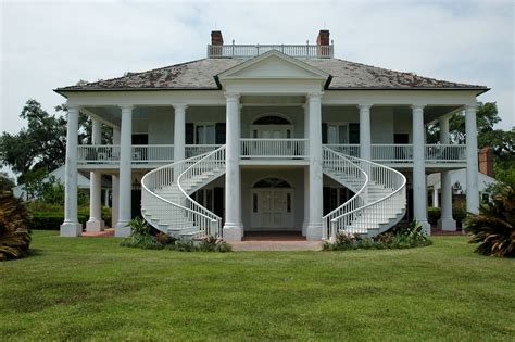 architectural style of plantation homes.